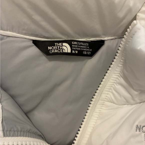 The North Face Girls White Puffer Jacket - Picture 6 of 7